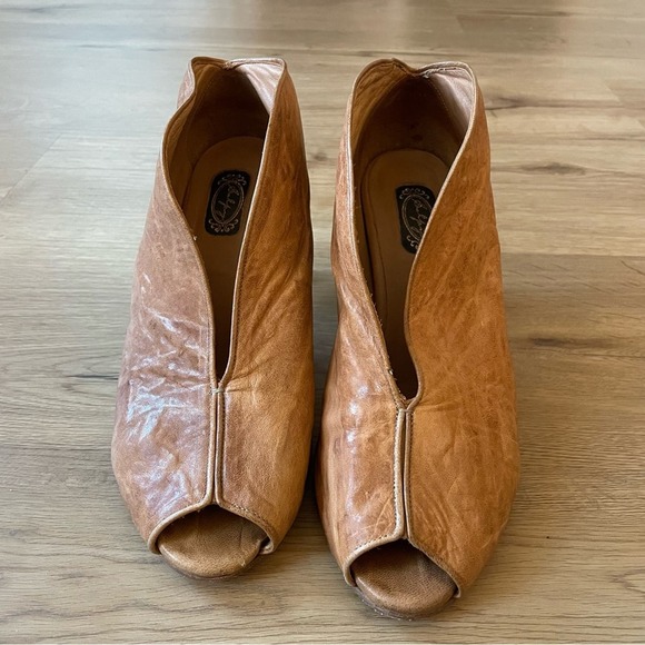 Salpy Geneva Bootie size 8 gorgeous soft leather sculpted & stitched - Picture 4 of 12